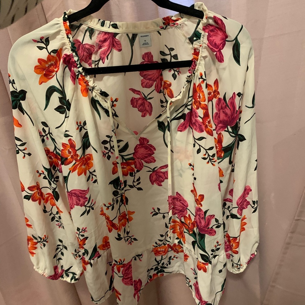 NWT Old Navy floral blouse